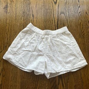 Girls Abercrombie Kids white shorts size 13/14